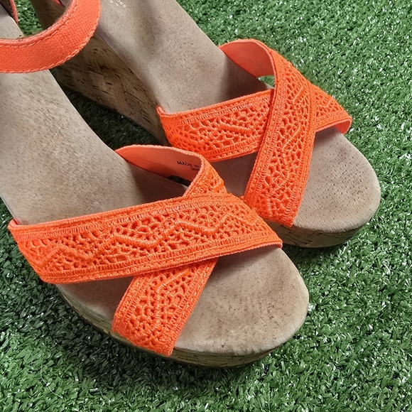 TOMS | NEON CROCHETED CROSS STRAP CORK WEDGE SANDALS - Picture 11 of 16